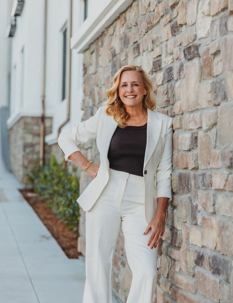 Jennifer Edwards — keynote speaker, executive coach, author